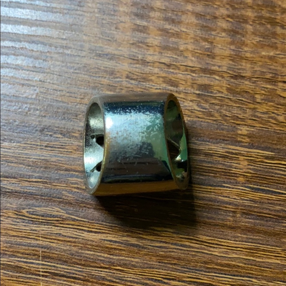 Large ring - Picture 5 of 5